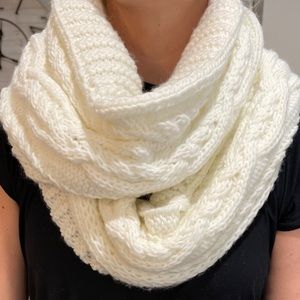 Michael Kors - Infinity Scarf - Ivory